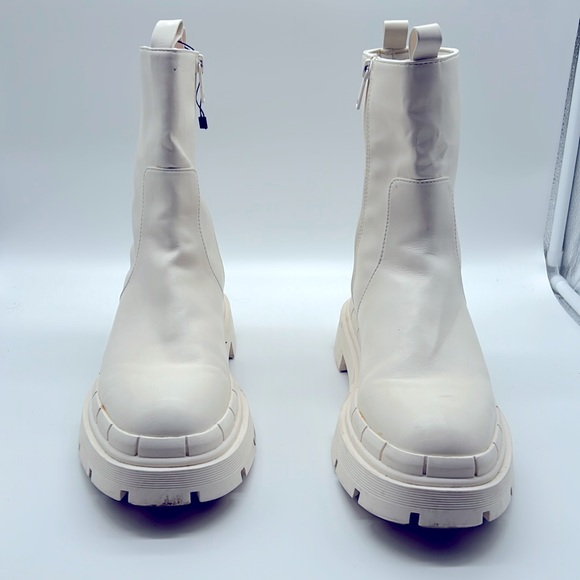 Zara ladies White chunky sole, worn 2 or 3 times, in excellent condition. - Picture 1 of 5